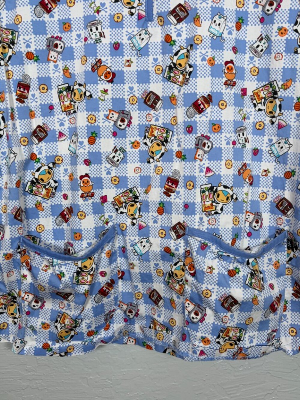 Koi Tokidoki Women L Summer Picnic Eve Scrub Top Shirt Stretch Pockets 1017TKD - Picture 2 of 7